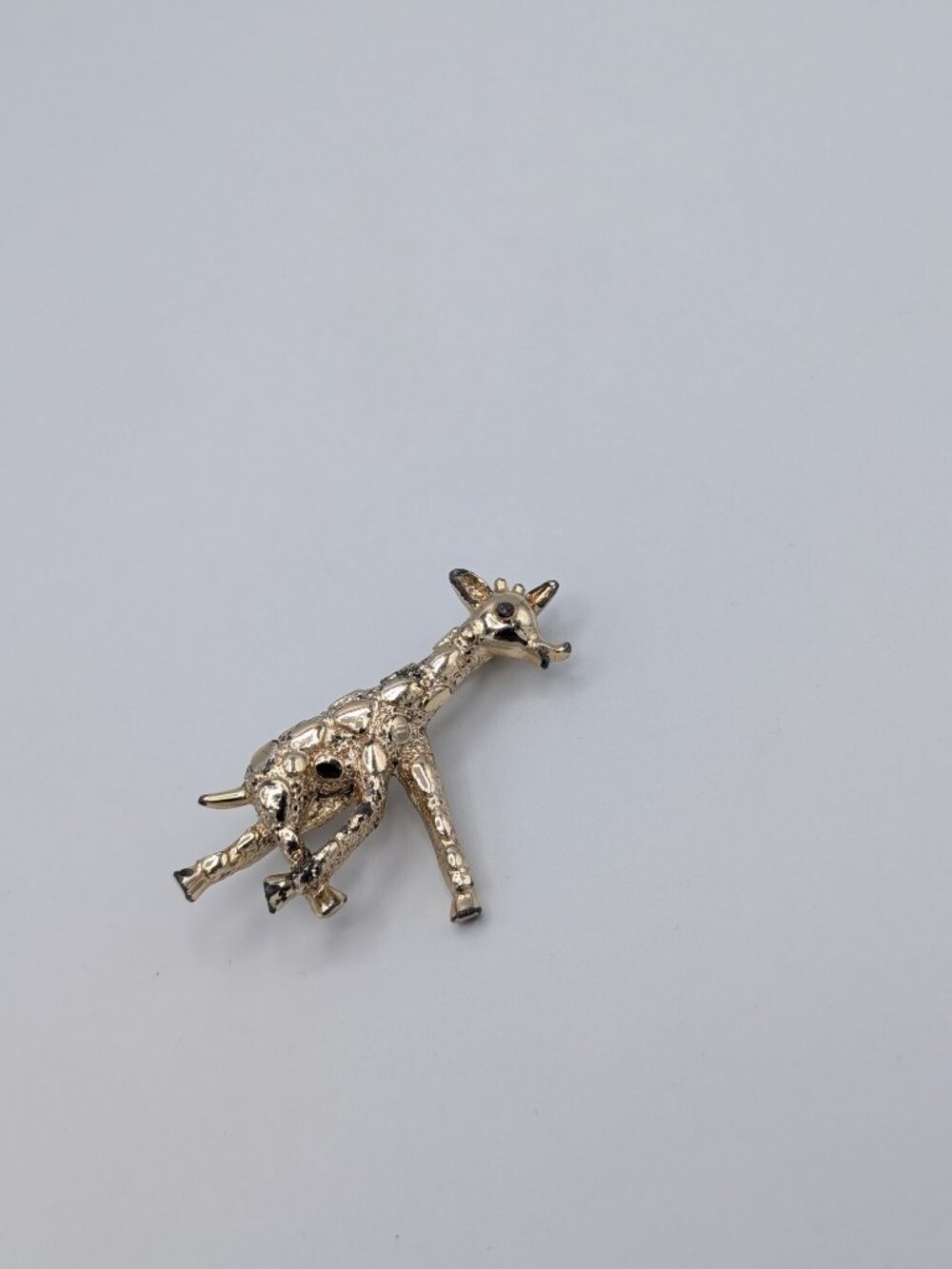 Vintage Textured Silver Tone Giraffe Figural Animal Brooch Pin Retro 70s 80s - Picture 2 of 8